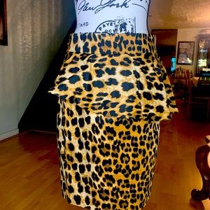 Size M Zara cotton leopard skirt with peplum.